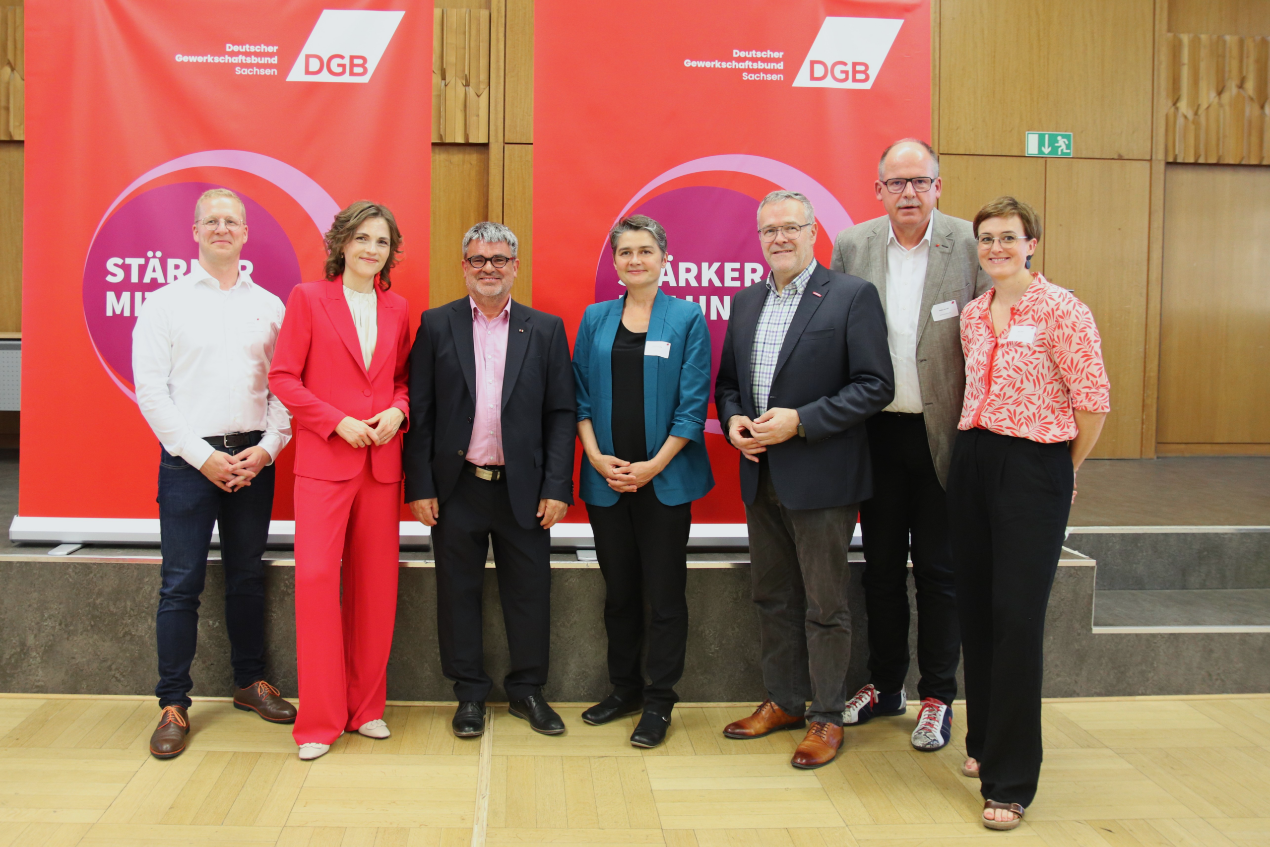 Gruppenfoto mit unter anderem Elisabeth Kaiser, Ralf Hron, Daniela Kolbe und Nina Gbur.